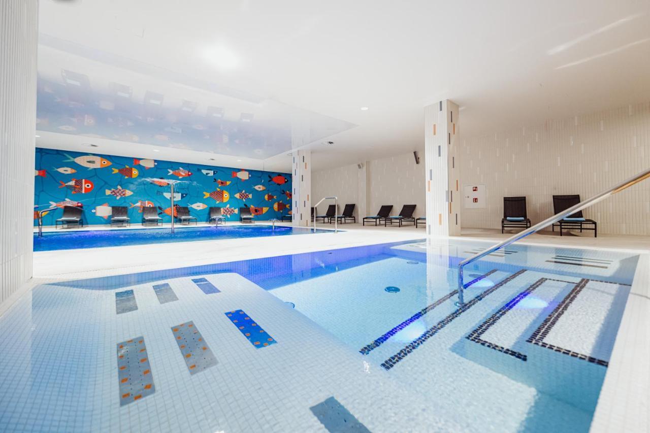 Elements Hotel&Spa Świeradów-Zdrój Dış mekan fotoğraf The swimming pool at the hotel
