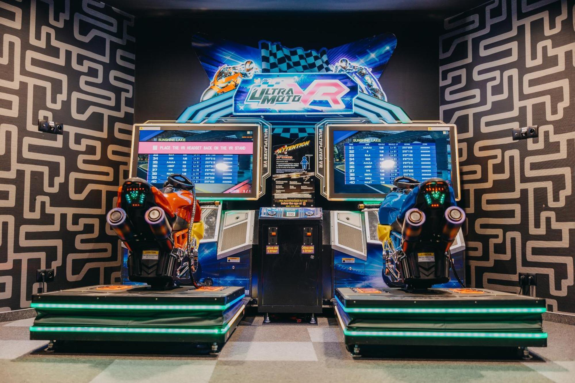 Elements Hotel&Spa Świeradów-Zdrój Dış mekan fotoğraf A SuperBike 3 arcade racing game